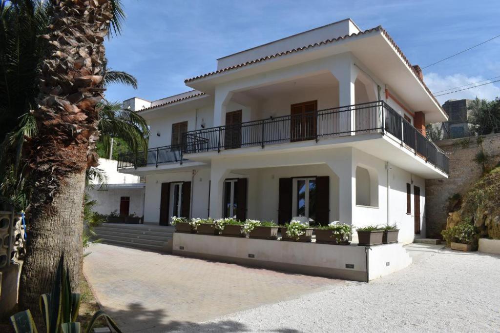 B&B Lastracu 카스텔라마레델골포 외부 사진